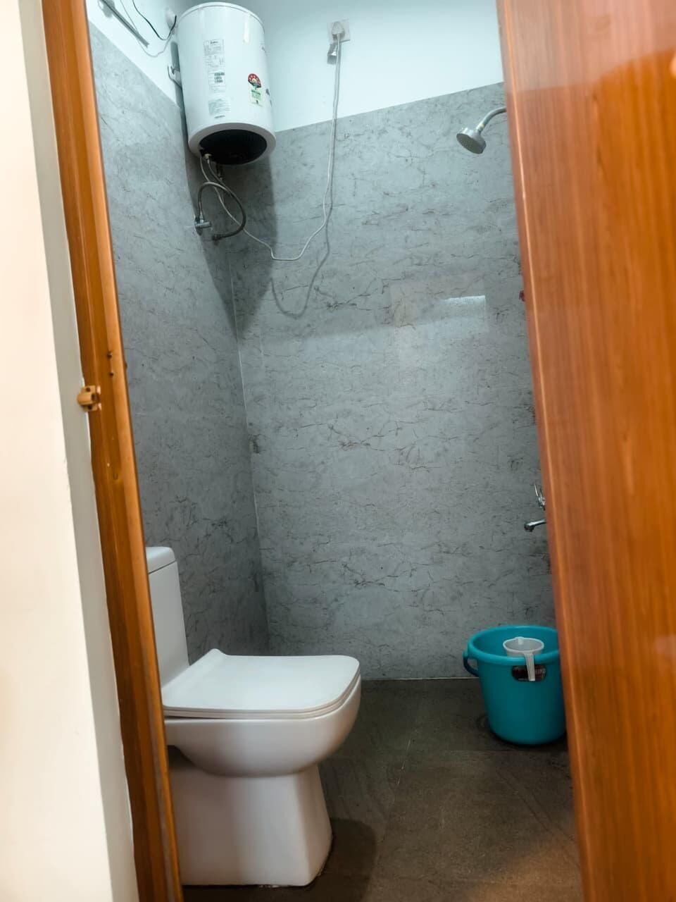 Villa, 2 Bedrooms | Bathroom | Towels, soap, shampoo