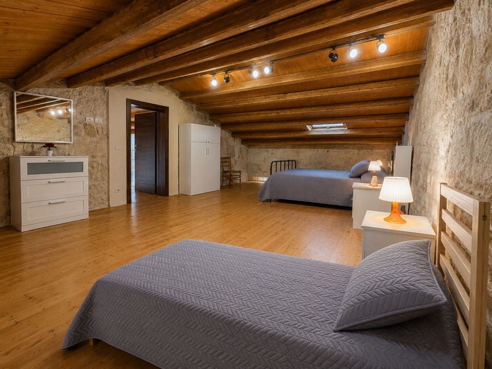 Autumn, Bedroom, Spring, Summer