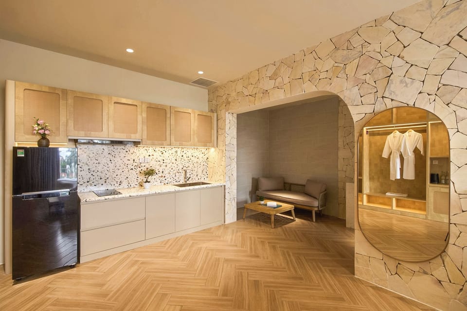 Deluxe Quadruple Room, Kitchenette, City View | Interior