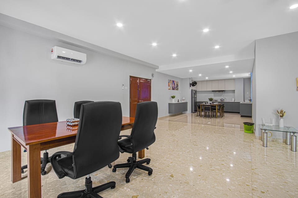 Apartment, City View | Dining
