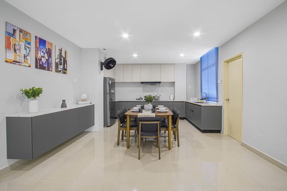 Apartment, City View | Dining