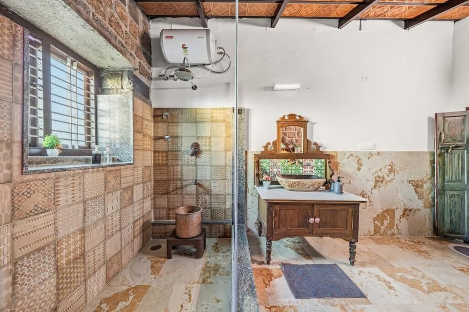 Double Room, Balcony, Mountain View | Bathroom