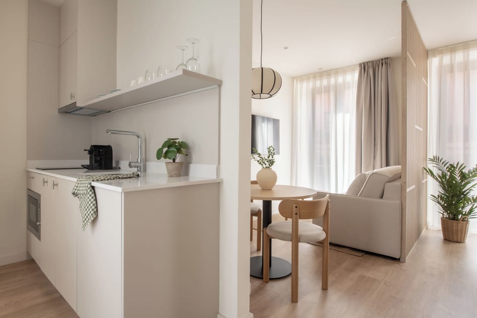 Studio | Living area | 40-inch flat-screen TV with cable channels
