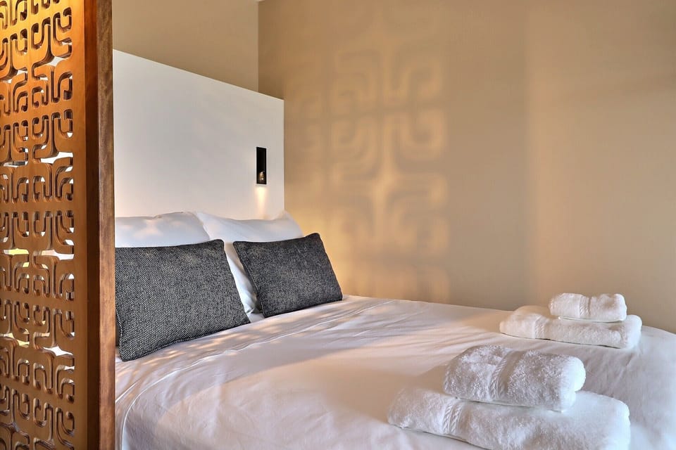 Design Studio, Balcony, Partial Ocean View | Iron/ironing board, WiFi (free)