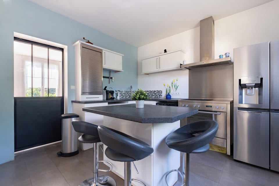Classic Villa | Private kitchen | Espresso maker, coffee/tea maker, electric kettle