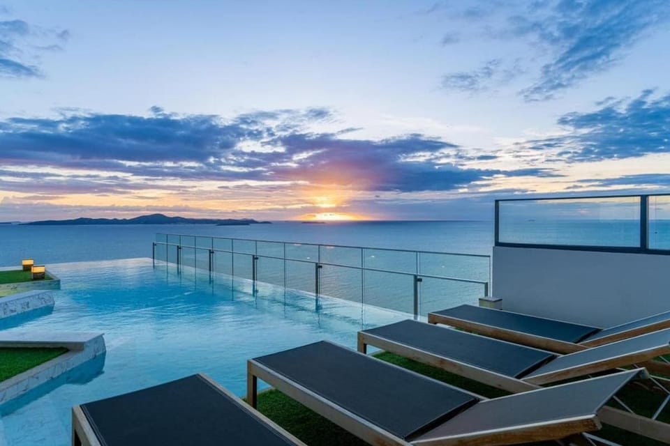 Apartment, 1 Bedroom, Accessible, Smoking | Pool | Outdoor pool