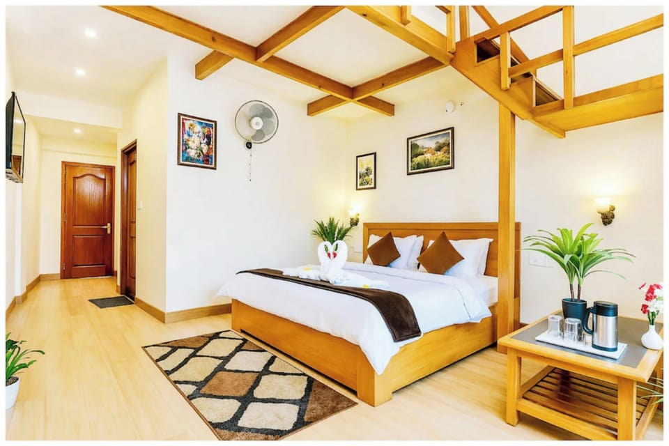 Deluxe Double Room, Multiple Beds | Hypo-allergenic bedding, desk, soundproofing, free WiFi