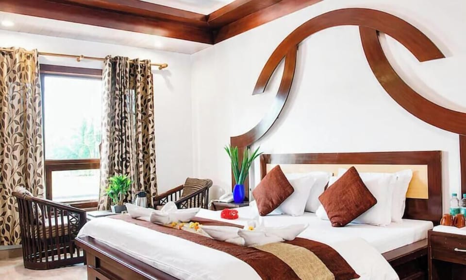 Deluxe Double Room | Hypo-allergenic bedding, desk, soundproofing, free WiFi