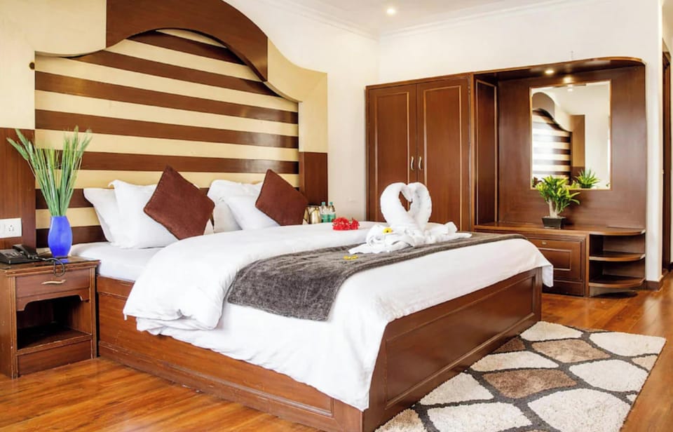 Deluxe Double Room | Hypo-allergenic bedding, desk, soundproofing, free WiFi