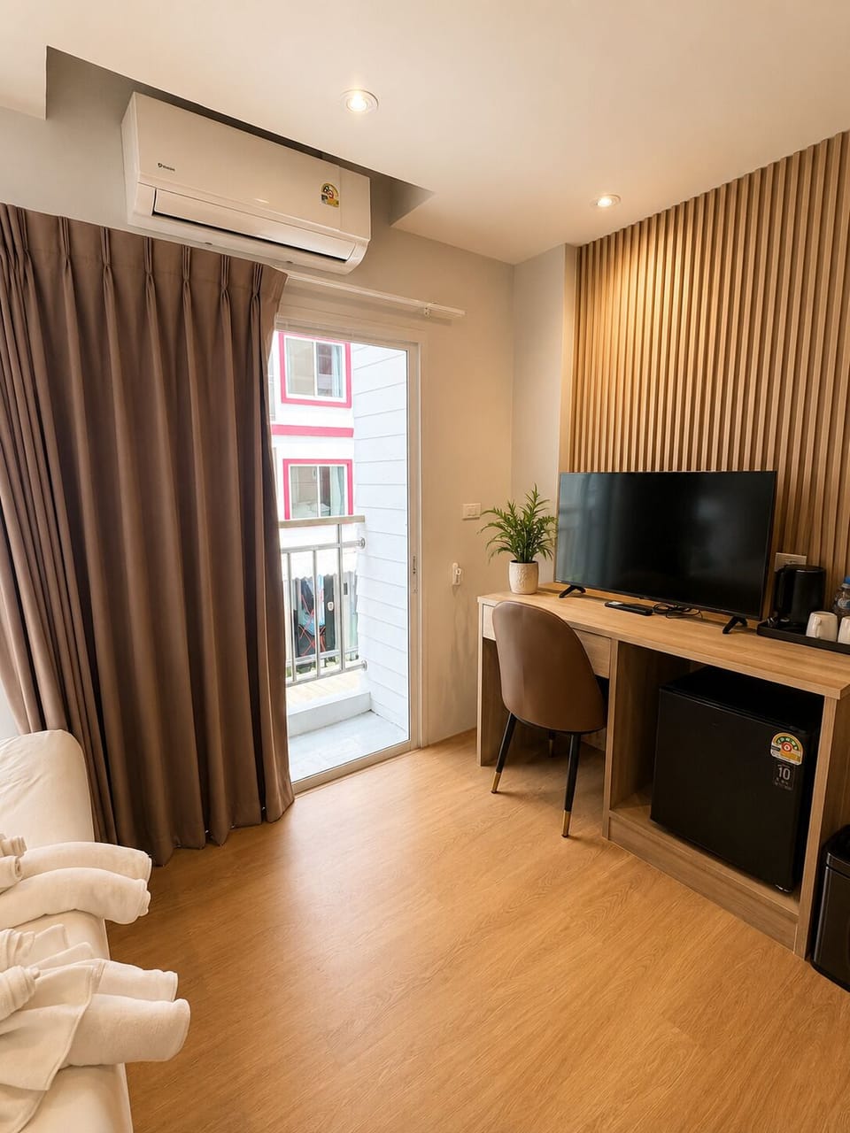 Superior Double Room, Balcony | In-room safe, desk, laptop workspace, free WiFi