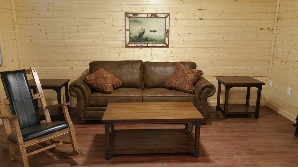 Cabin, 2 Bedrooms | Living area