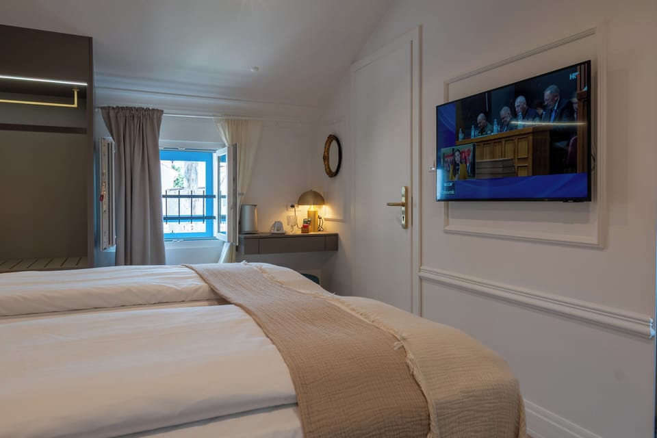 Superior Double Room, City View, Sea Facing | In-room safe, blackout drapes, soundproofing, iron/ironing board