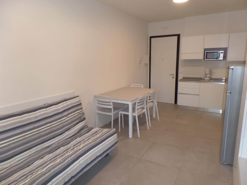 Apartment, 3 Bedrooms, Terrace | Interior