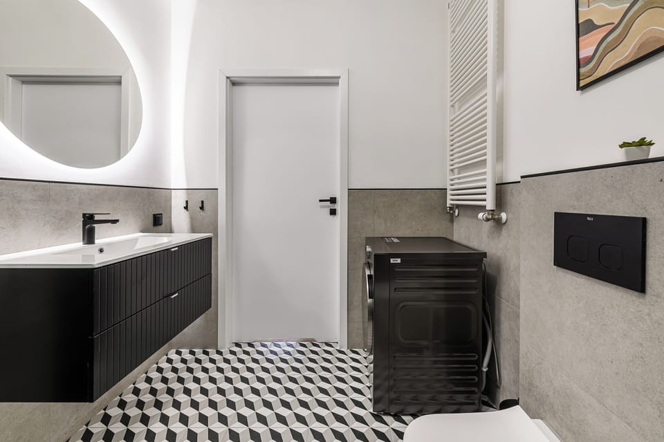 Luxury Apartment, Balcony, City View | Interior