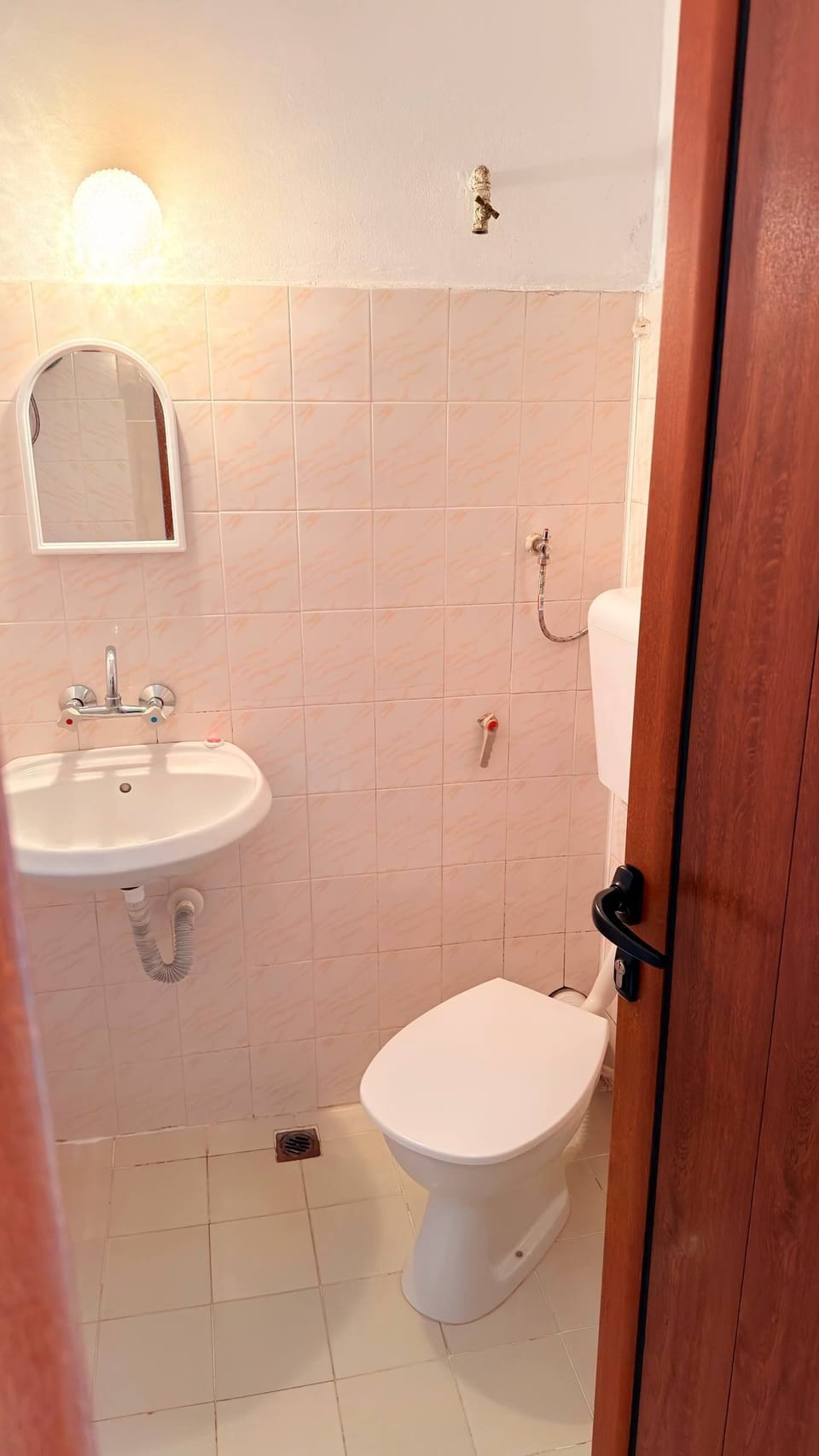 Standard Triple Room, Courtyard View | Bathroom | Shower, eco-friendly toiletries, towels, soap