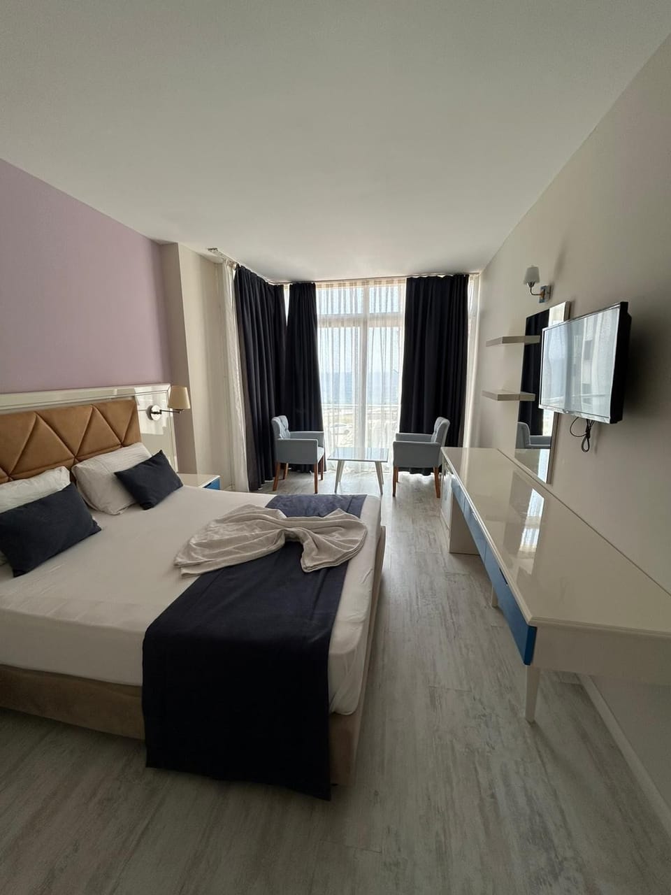 Comfort Double Room | Blackout drapes, soundproofing, iron/ironing board, free WiFi