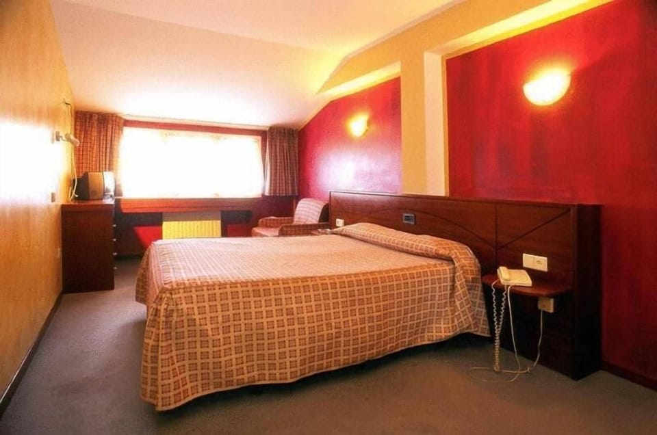 Desk, blackout drapes, cribs/infant beds, free WiFi