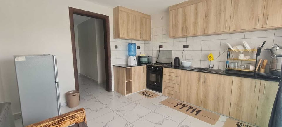 Superior Suite, Balcony, Park View | Private kitchen | Fridge, microwave, oven, stovetop