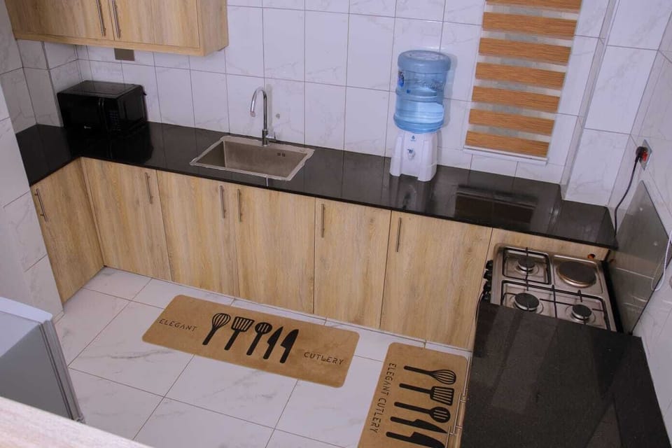 Deluxe Suite, Balcony, Park View | Private kitchen | Fridge, microwave, oven, stovetop