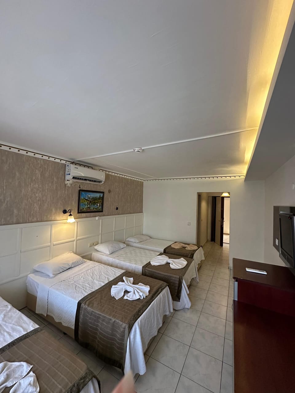 Premium bedding, minibar, individually decorated, individually furnished