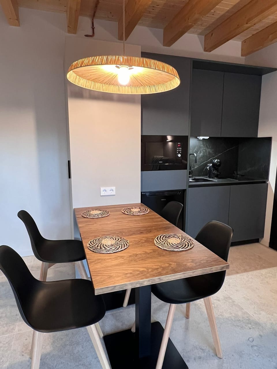 Cottage, Mountain View | Living area | LCD TV