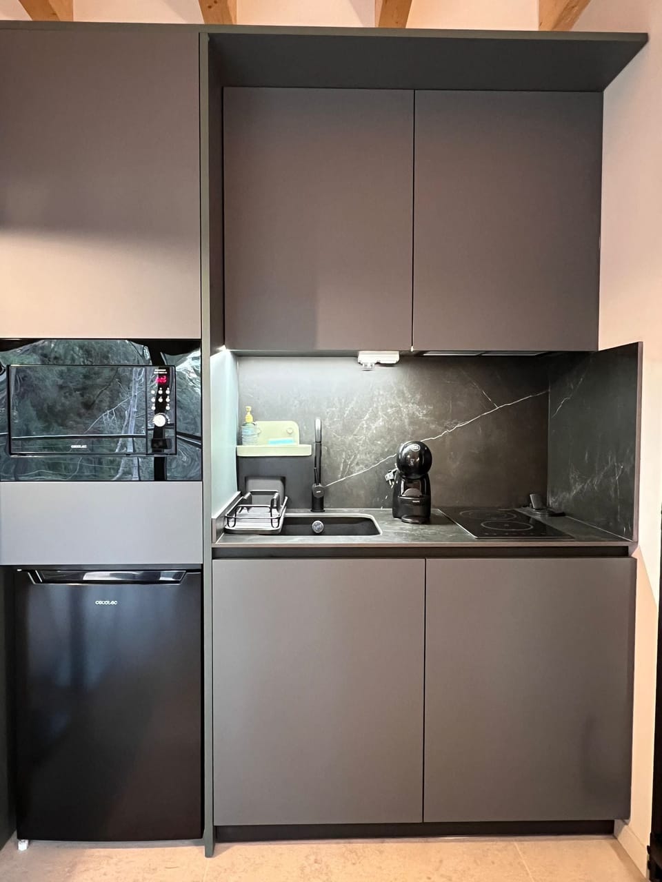 Cottage, Mountain View | Private kitchen | Coffee/tea maker, mini-fridge, microwave, stovetop