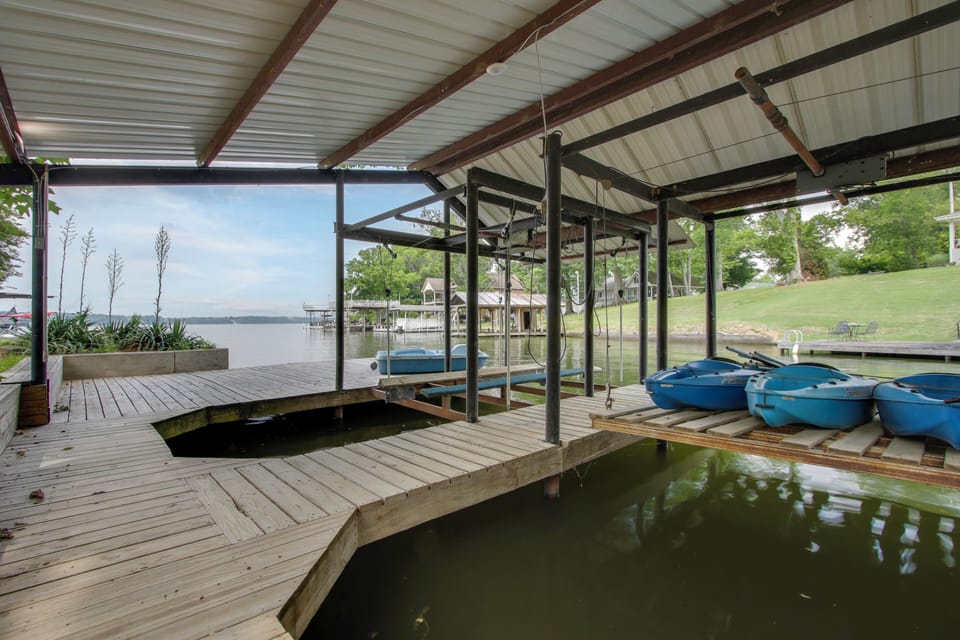 House (4 Bedrooms) | Front of property
