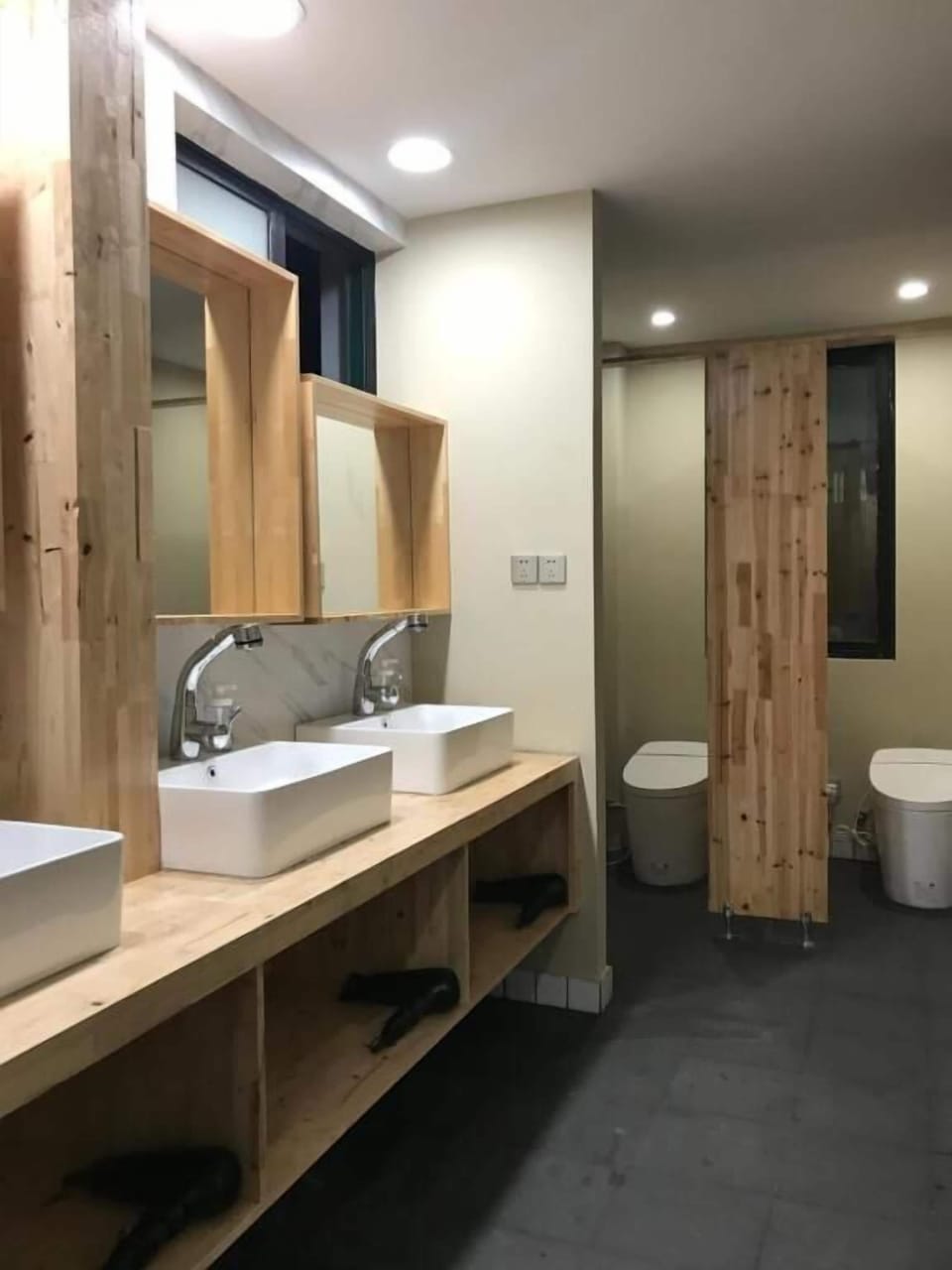Standard Quadruple Room, 1 Large Twin Bed, Balcony, City View | Bathroom | Slippers