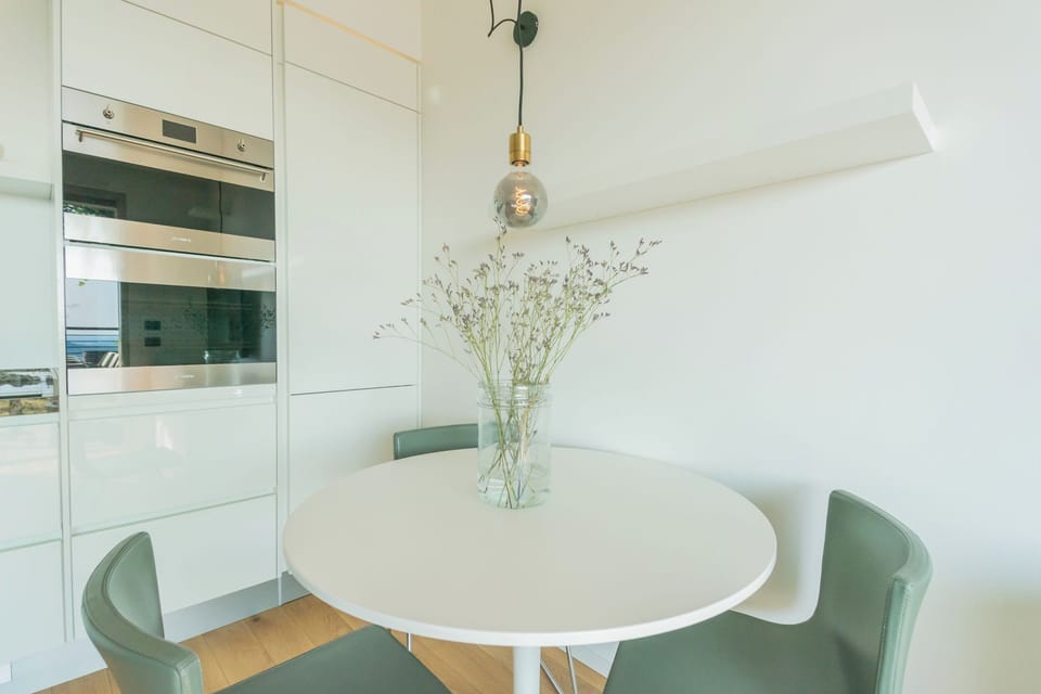Apartment (1 Bedroom) | Dining room
