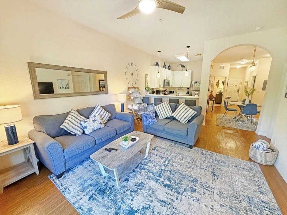 Condo, 3 Bedrooms | Living area