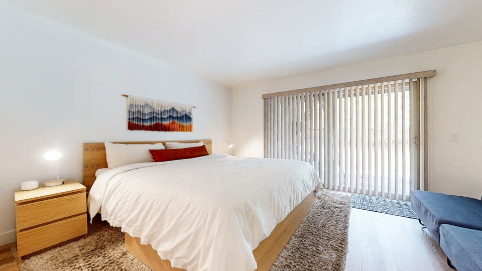 Condo, 4 Bedrooms | 4 bedrooms, iron/ironing board, free WiFi
