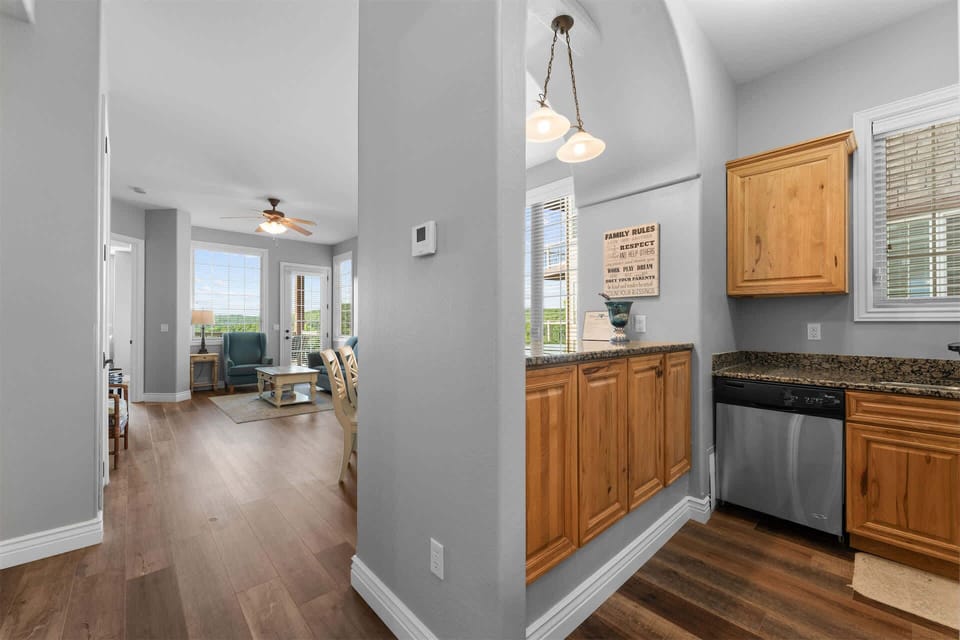 Condo, Multiple Beds, Mountain View (The Golden Hour) | Interior