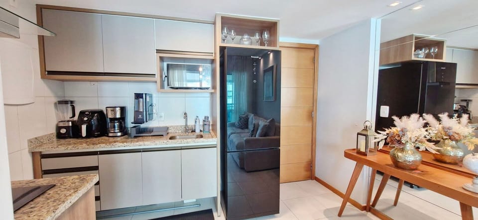 Premium Apartment | Private kitchen | Fridge, microwave, cookware/dishes/utensils