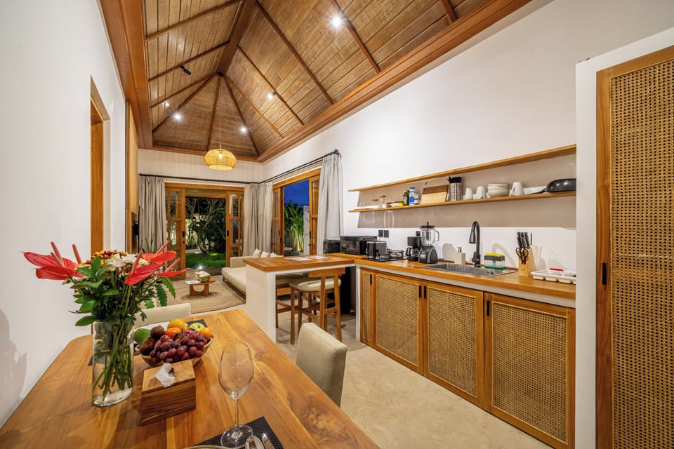 Luxury Villa, Pool View | Interior