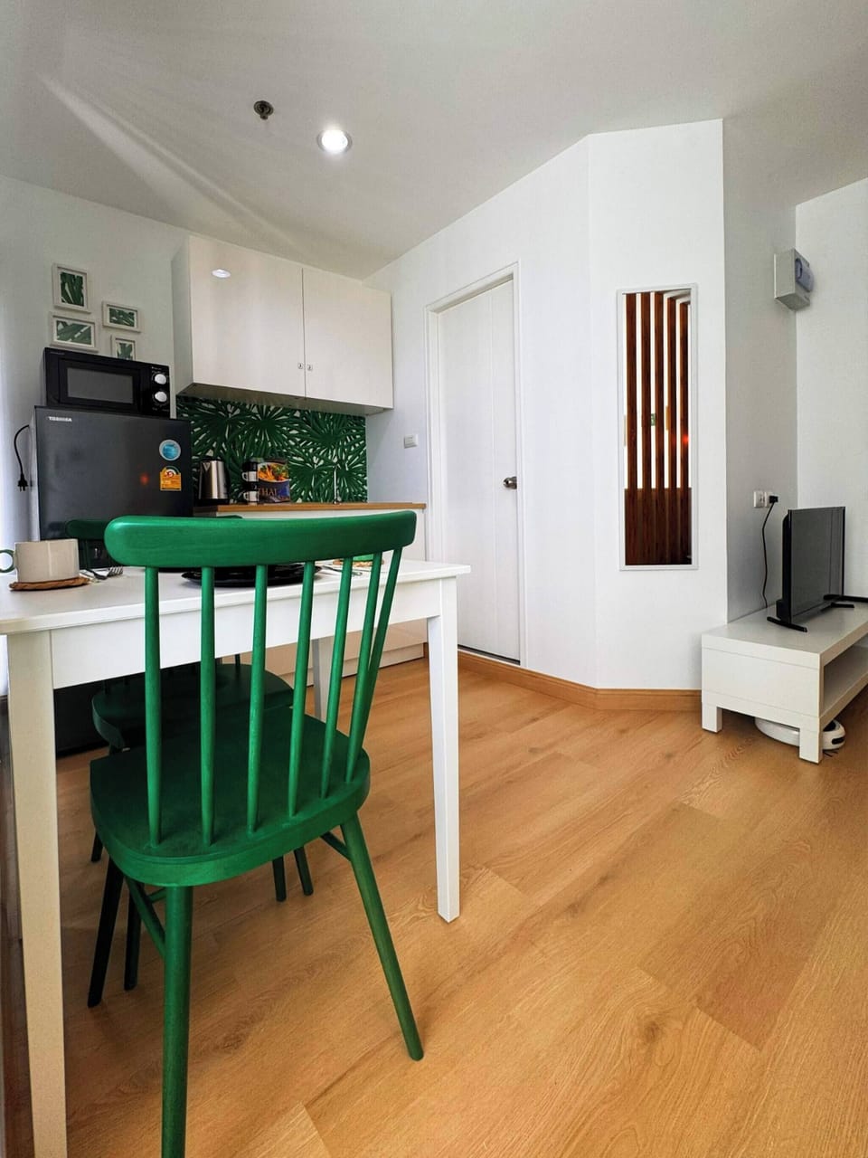 Apartment, 1 Bedroom, Accessible, Smoking | Dining