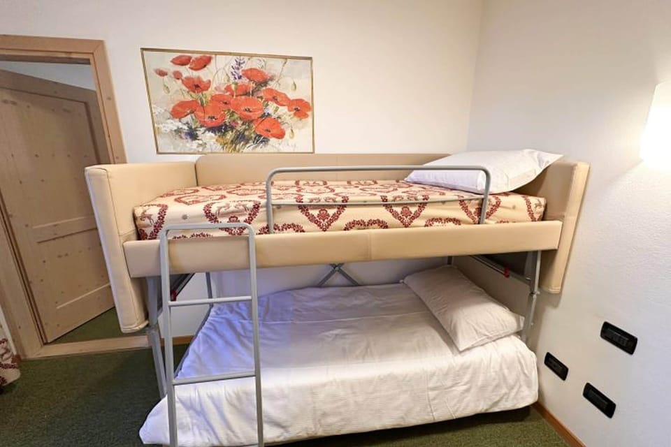 Standard Quadruple Room | In-room safe
