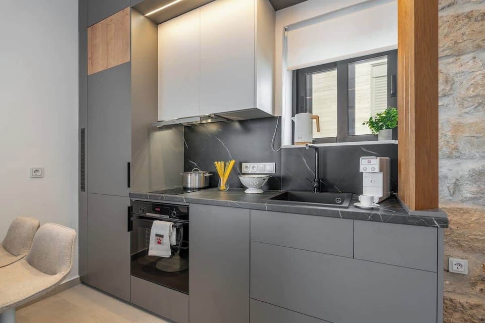 Modern Kitchen with Elegant Stone Wall Design