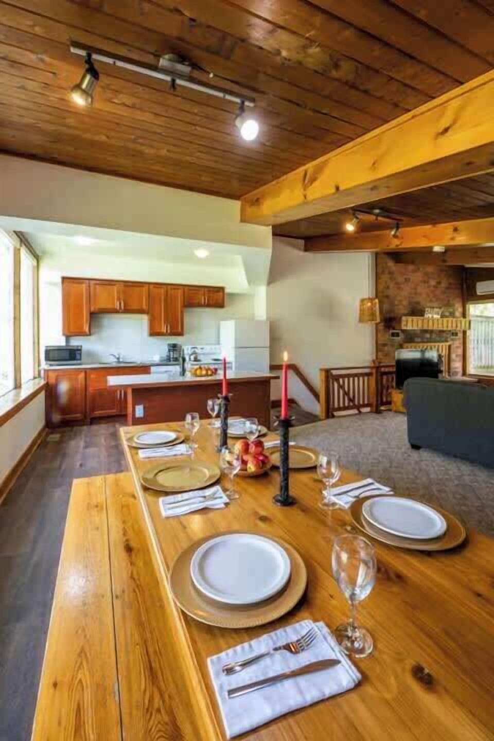Big dining table will sit up to 8 people
