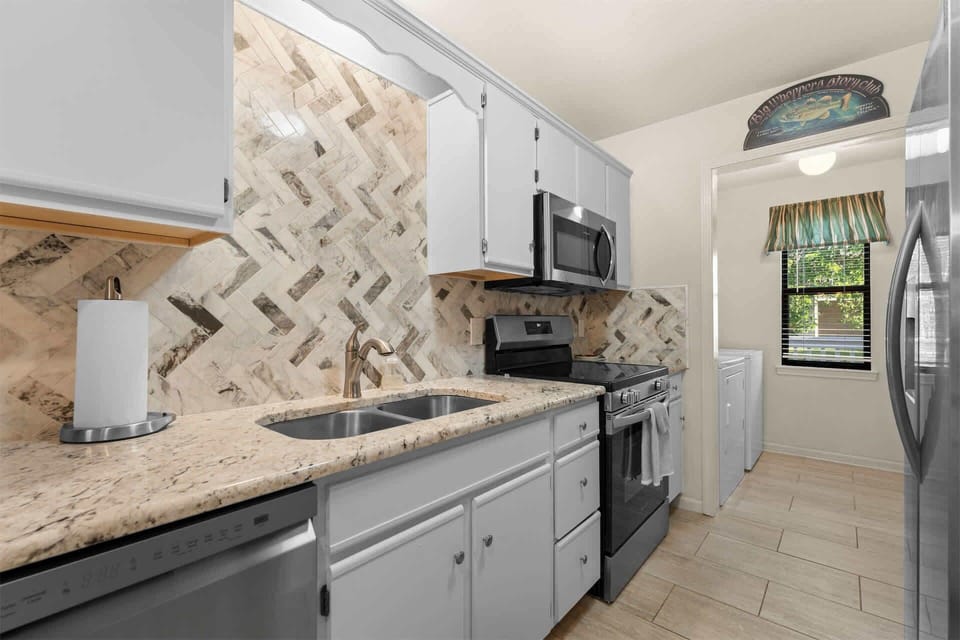 Condo, Multiple Beds, Garden View (The Quiet Escape) | Private kitchen