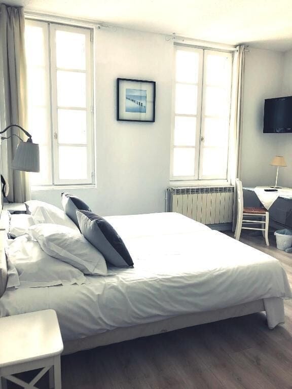 Comfort Twin Room, Partial Ocean View | In-room safe, free WiFi