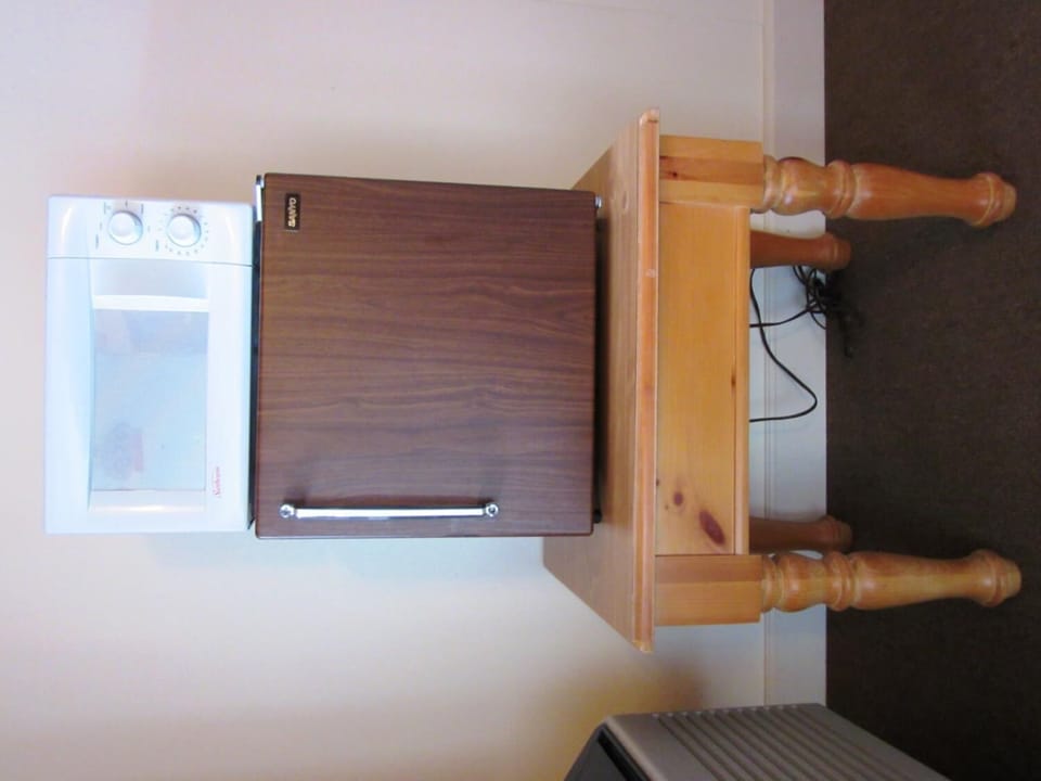 Family Room | Cribs/infant beds, rollaway beds, free WiFi, bed sheets