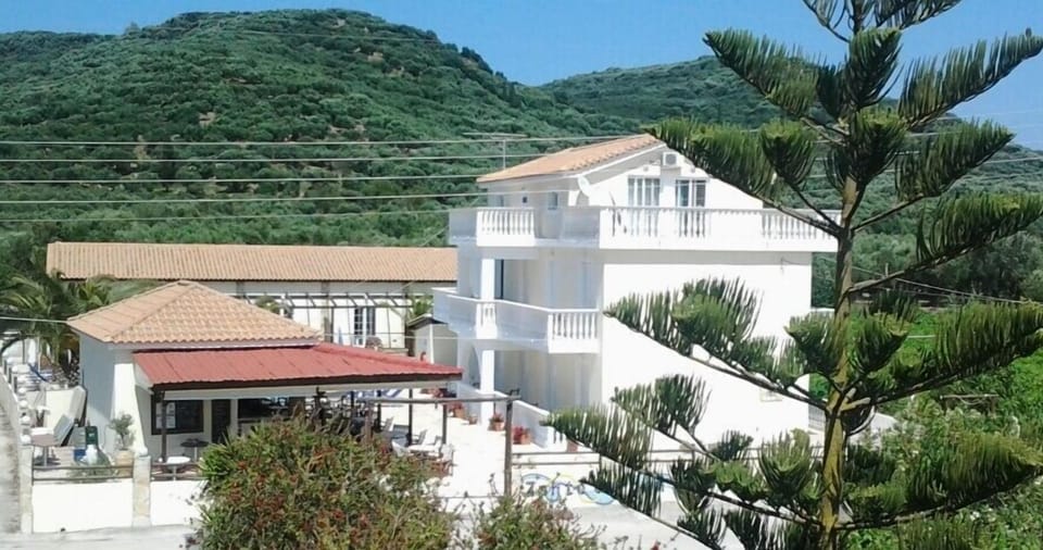 Zantegarden Hotel in Alikanas