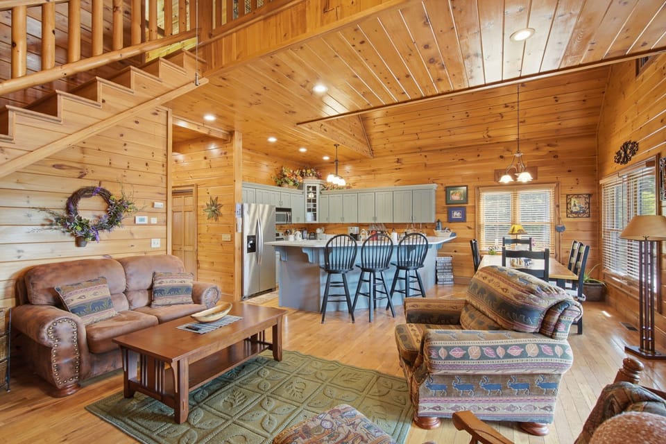 Cabin, Multiple Beds, Fireplace, Mountain View (Lazy Bear Retreat) | Living area