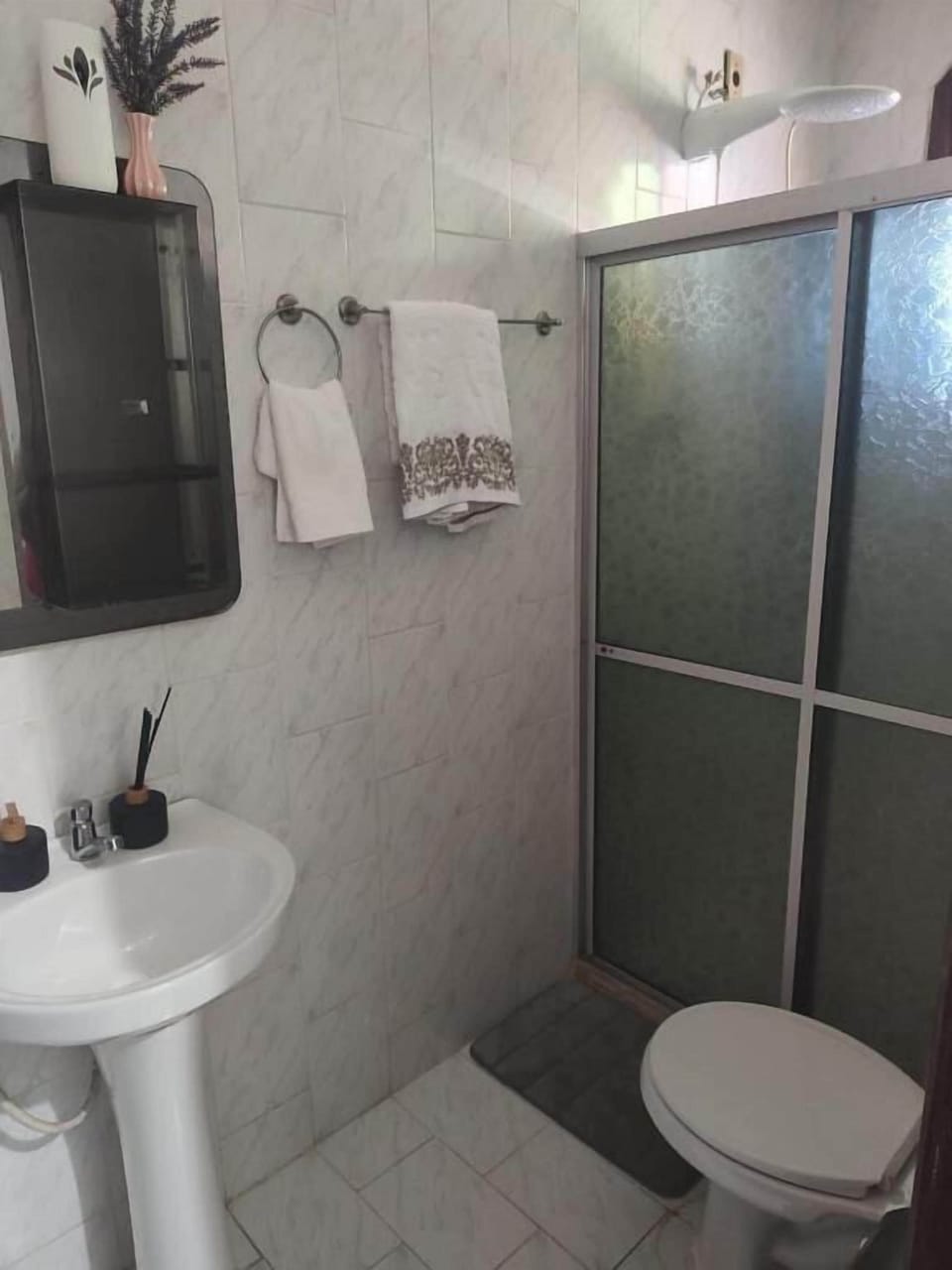Shower, towels