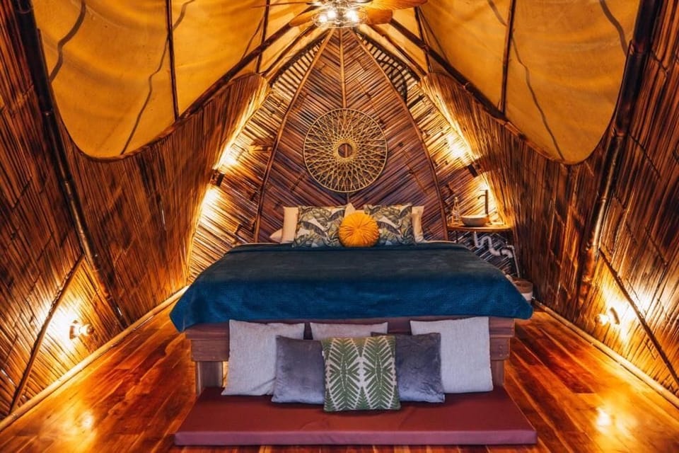Design Bungalow, 1 Queen Bed, Balcony, Garden View | Premium bedding, individually decorated, laptop workspace, free WiFi