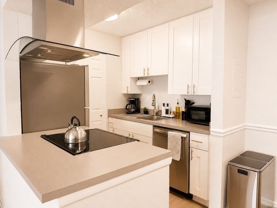 Fully equipped kitchen for home cooked meals.