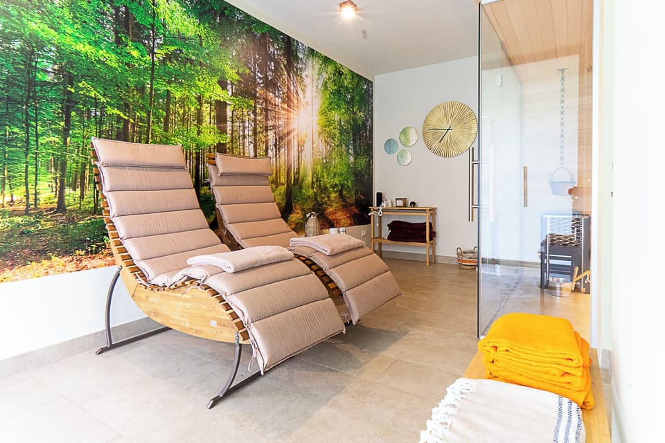 Sauna, hot tub, steam room, massages