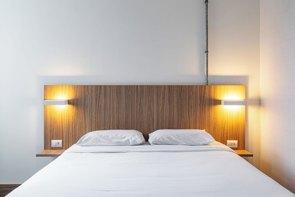 WiFi (free), bed sheets