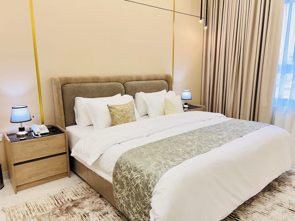 Luxury Apartment, Balcony | Free WiFi