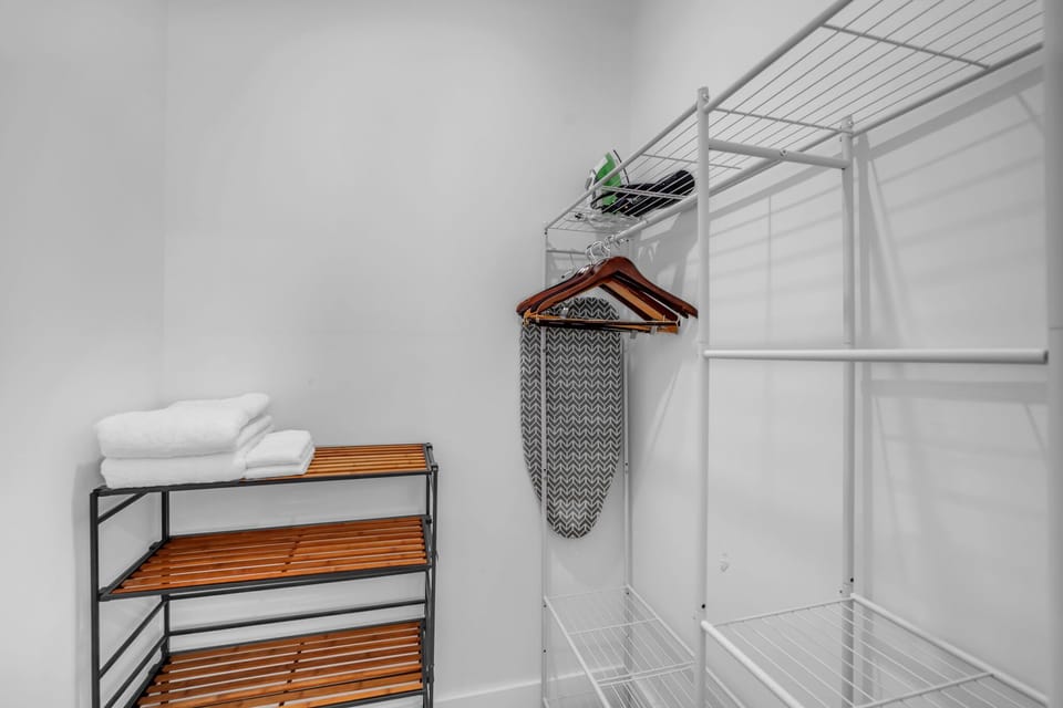 Enjoy a bright studio space with a comfortable bed, clean linens, and a spacious closet, ideal for relaxing after beach days at nearby Hollywood Beach.